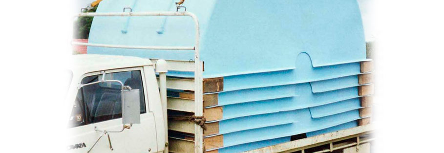 Kit-Form-Tanks-Loaded-on-Truck-Ready-for-Shipping